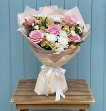 Букет цветов из:  Гвоздики, Орхидеи и Розы #REPLACE_PRED# Узловая