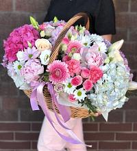 Цветочная композиция из Розы, Хризантемы, Пионы и Лизиантусы в корзине #REPLACE_PRED# Узловая