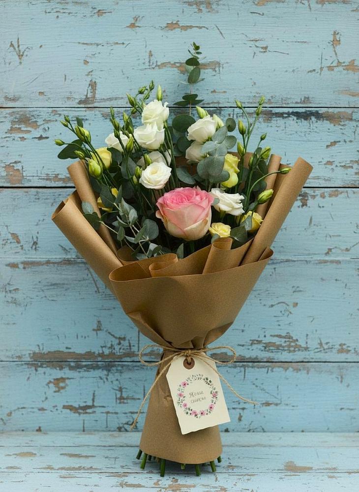 Букет цветов из: Розы и Лизиантусы в Узловая