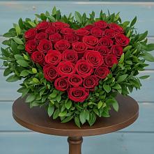 Цветочная композиция из Розы в виде сердца в Узловая