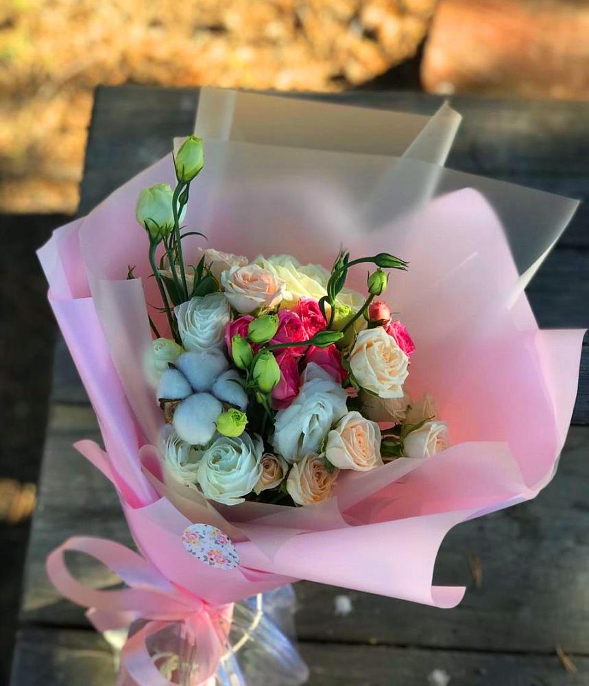 Букет цветов из: Розы и Лизиантусы в Узловая