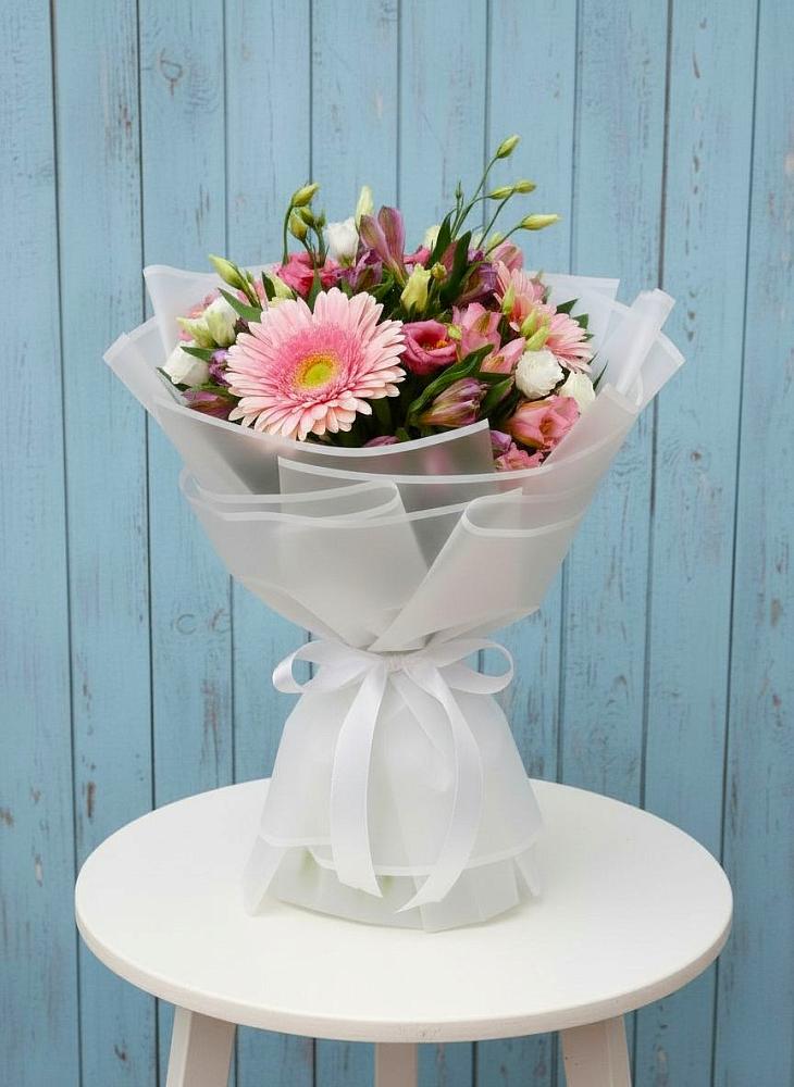 Букет цветов из: Герберы, Альстромерии и Лизиантусы в Узловая