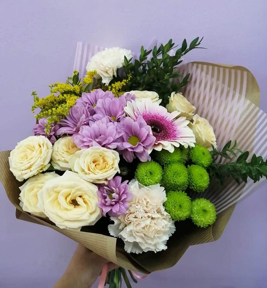 Букет цветов из: Хризантемы, Розы, Гвоздики и Герберы в Узловая