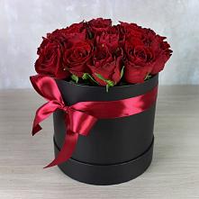 Цветочная композиция из Розы в шляпной коробке в Узловая