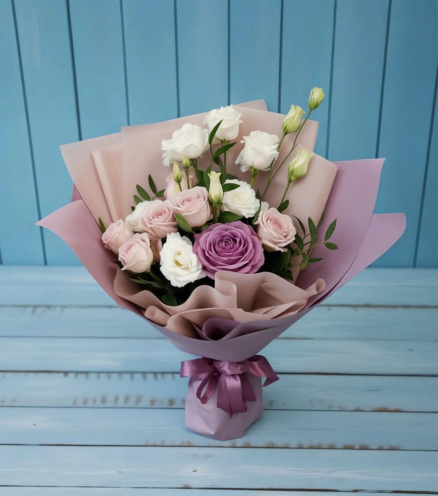 Букет цветов из: Розы и Лизиантусы в Узловая